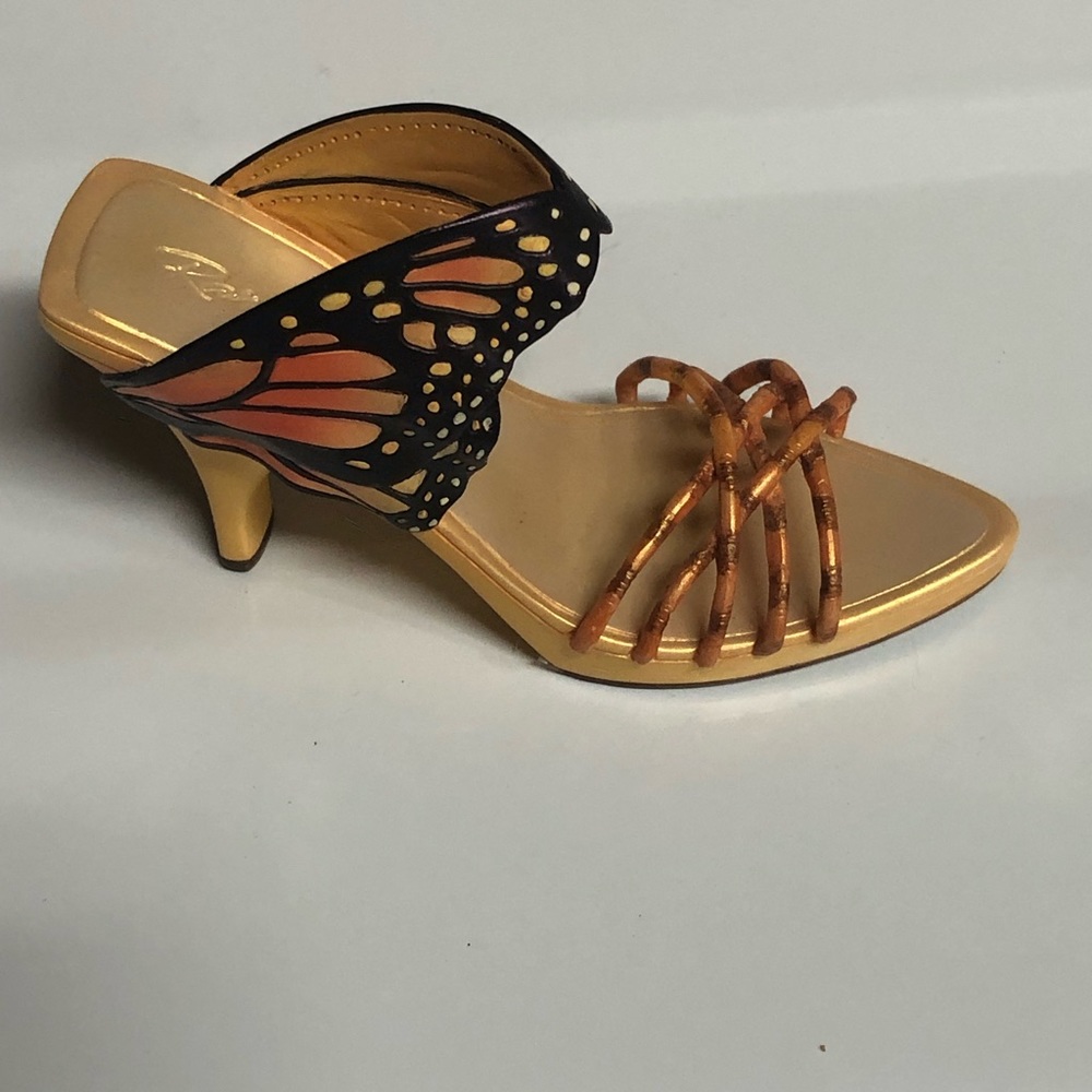 Just The Right Size Shoe. Miniature shoe collection. Monarch , orange and black